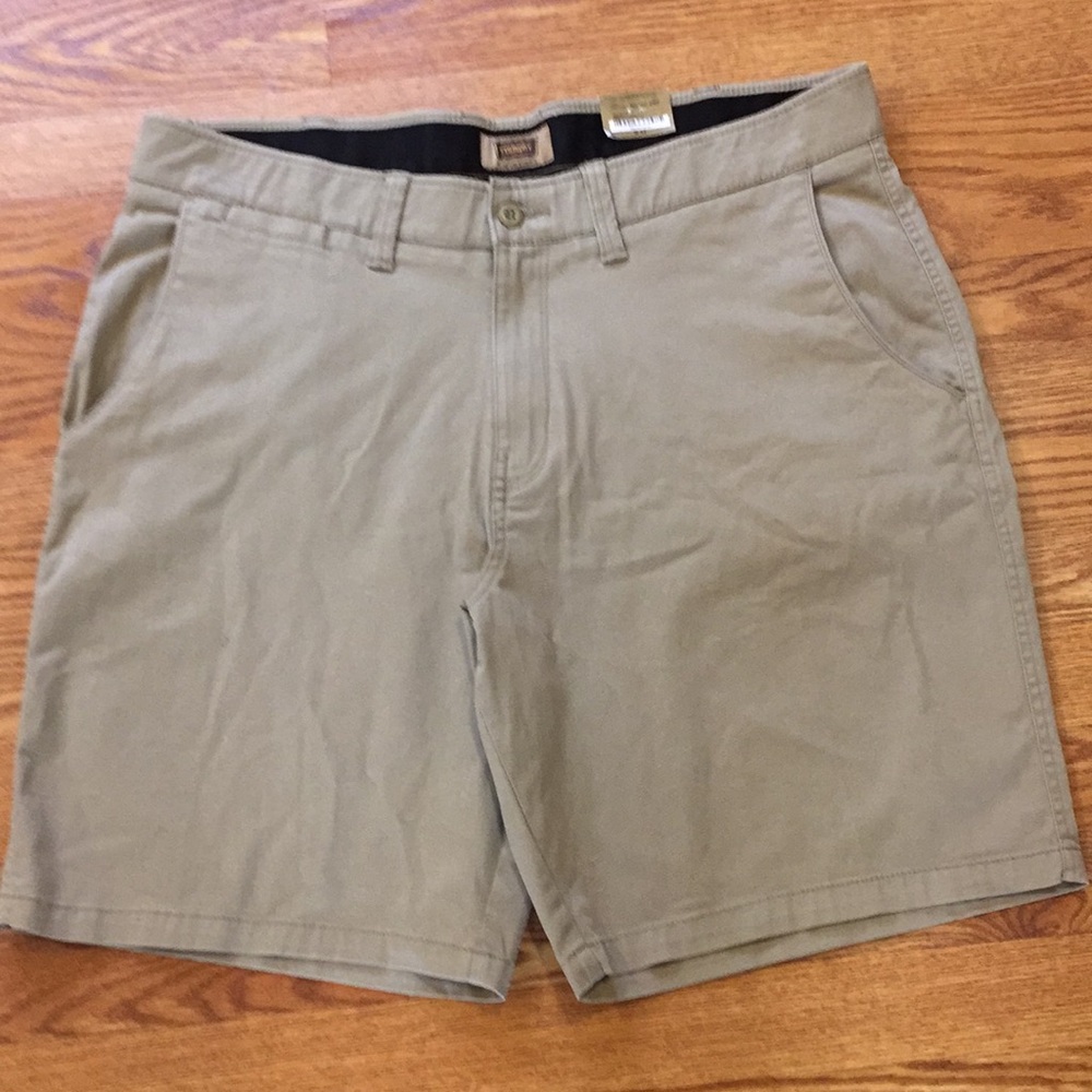 Men’s Khaki Shorts NWT